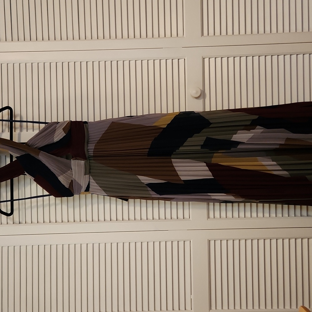 BCBGMaxAzria Halter Dresd